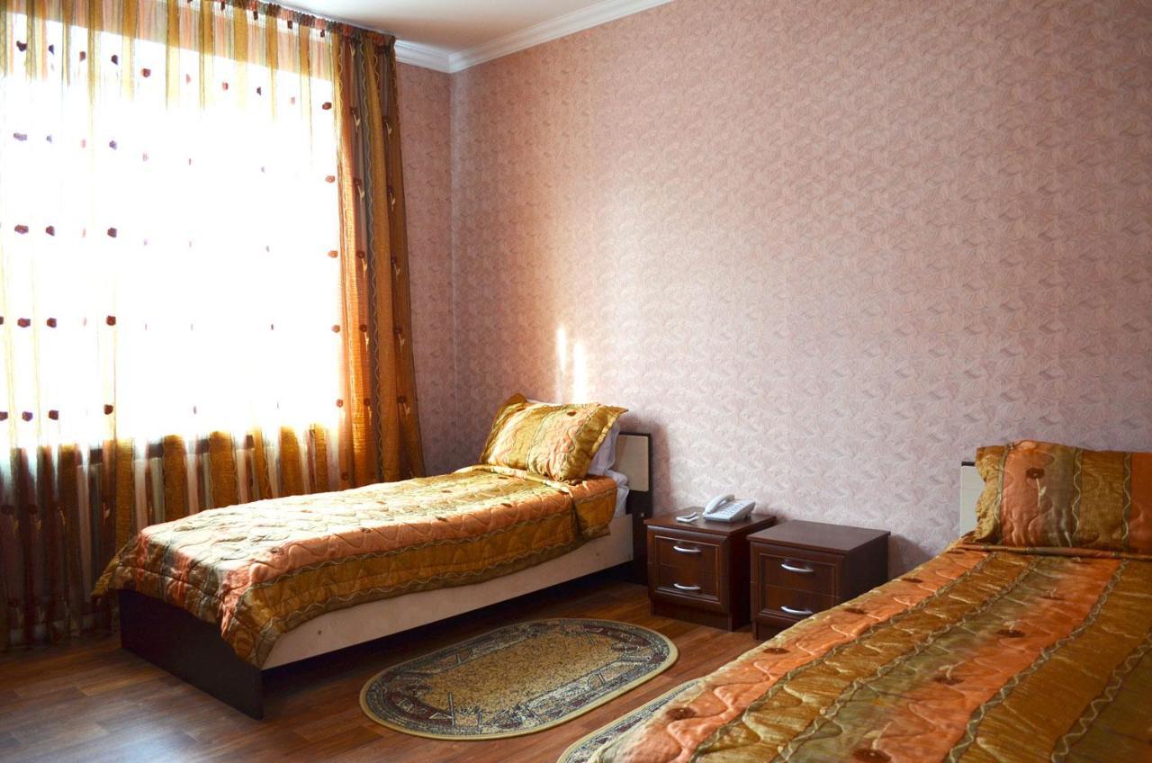 The Grand Hotel Semej Esterno foto