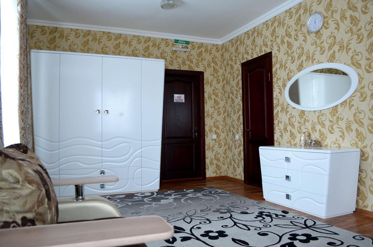The Grand Hotel Semej Esterno foto